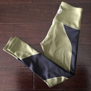 NWOT FEED ME FIGHT ME All Day, Everyday Leggings